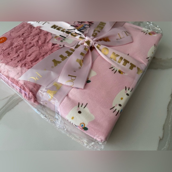 Posh Peanut Hello Kitty Minky Ruffled Luxette Patoo Blanket Pastel Pink NIB - Picture 5 of 9